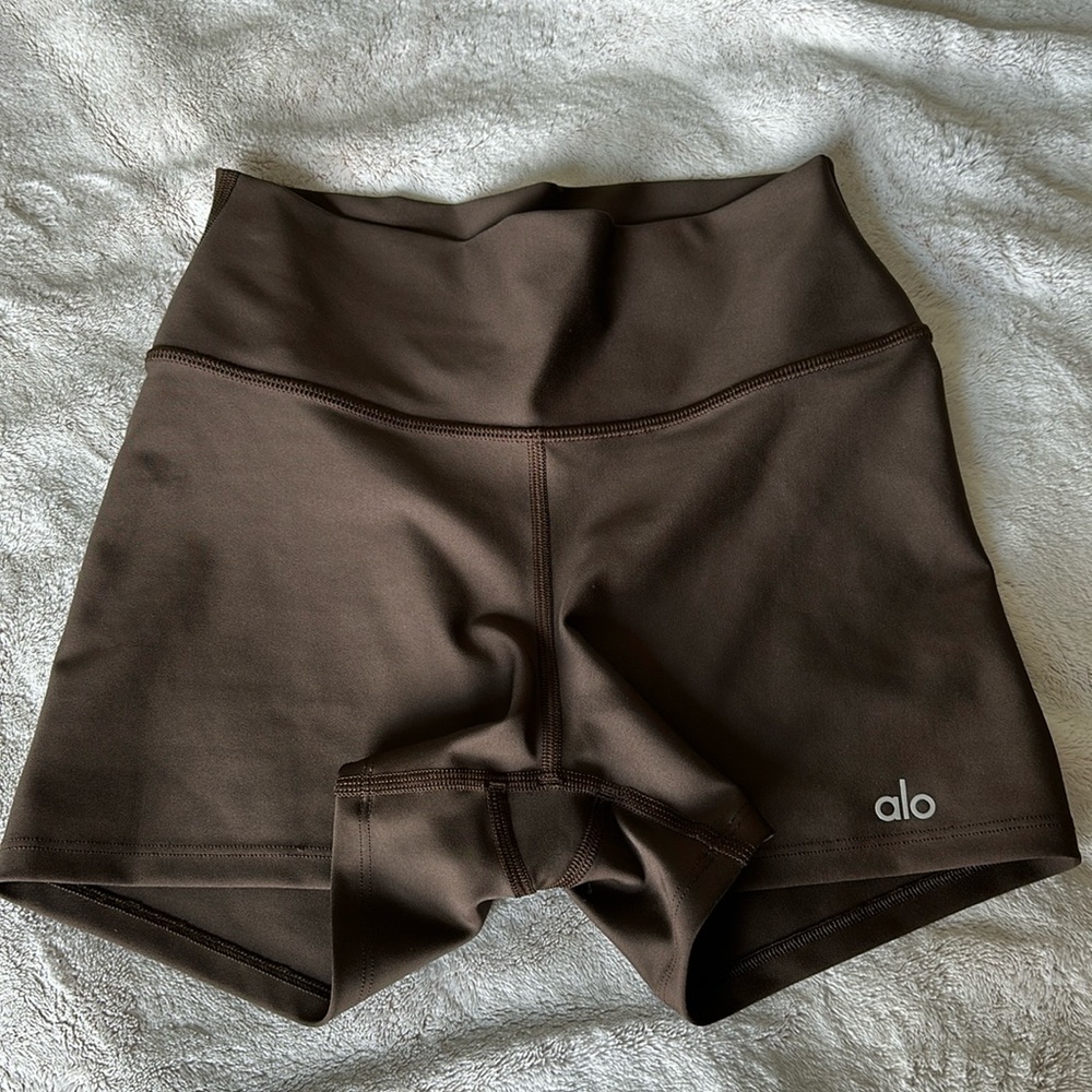 alo yoga shorts